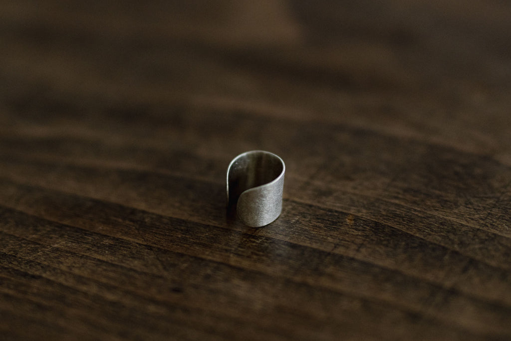 muimaur イヤーカフ think different シルバー