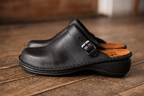 NAOT IRIS マットブラック