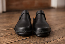 NAOT IRIS マットブラック