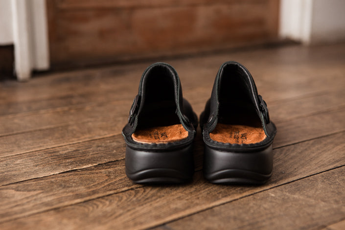 NAOT IRIS マットブラック