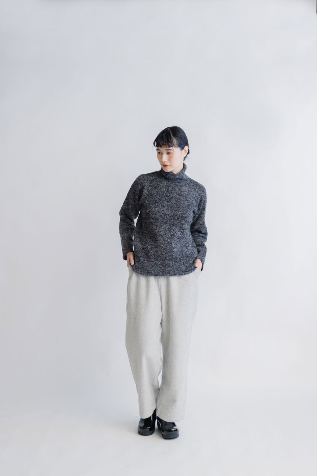 PUENTE Rueca 手紡ぎタートルネックセーター