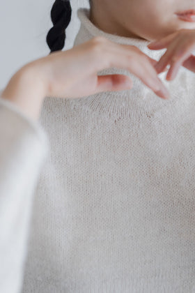 PUENTE Rueca 手紡ぎタートルネックセーター