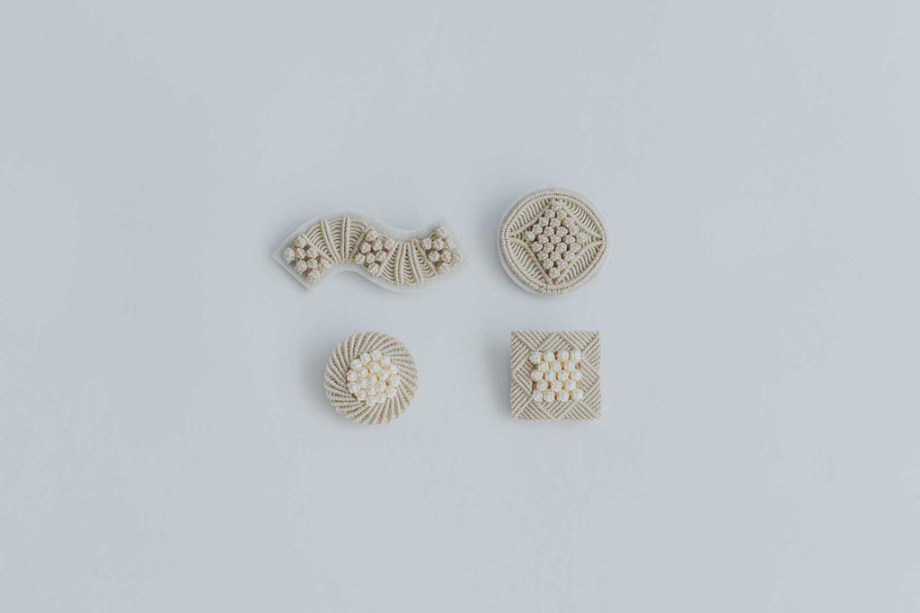 松田紗和 ブローチ ジニア