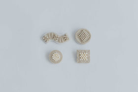 松田紗和 ブローチ ジニア