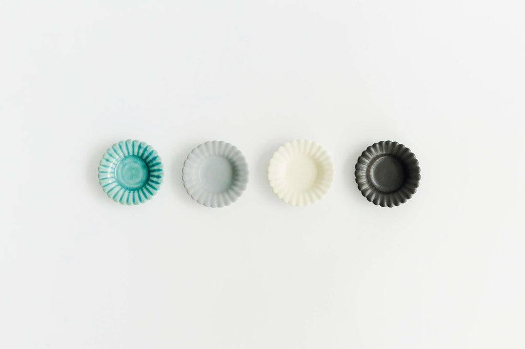 Awabi ware ひまわり豆皿