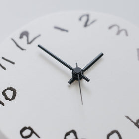 《お一人さま2点限り》' About ' wall clock Yuki MIKAMI × 岩㟢紙器