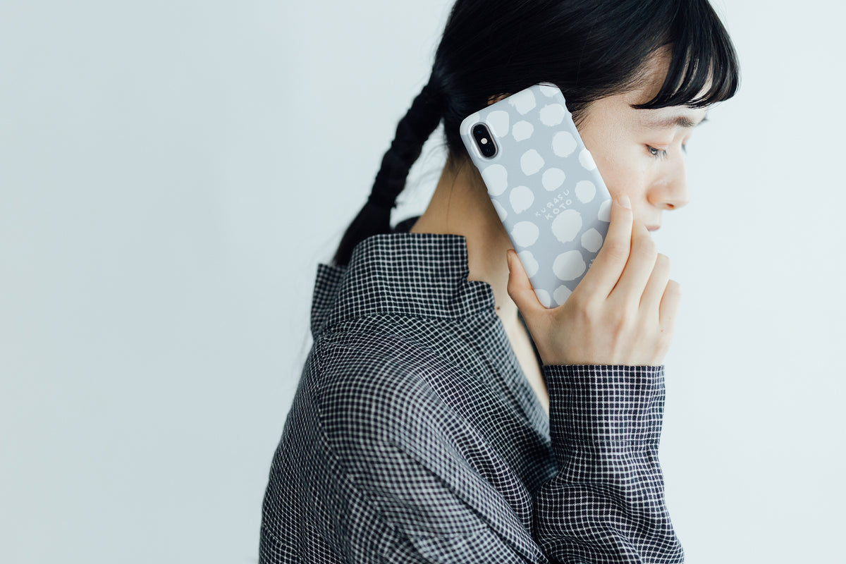 純銀製布袋ガラスケース付き【匿名配送】 受注生産・同梱不可】林青那 iPhoneケース KURASUKOTO グレー