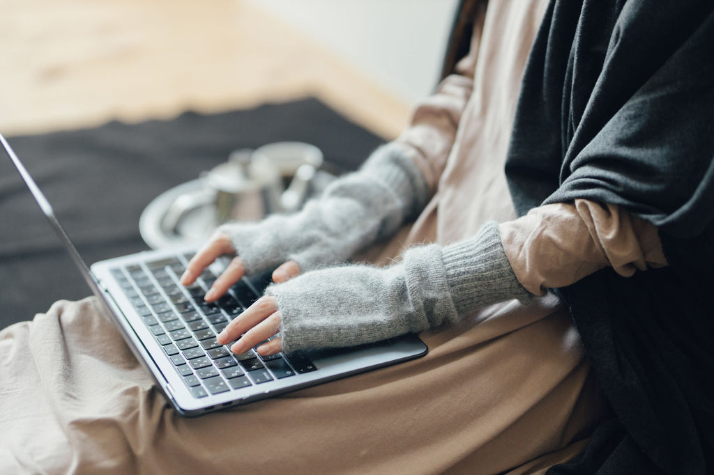 くらすこと アンゴラウールのアームウォーマー