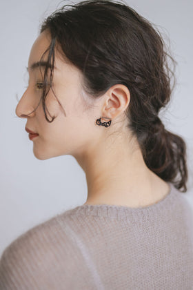 shuó Drop Onyx Pierce