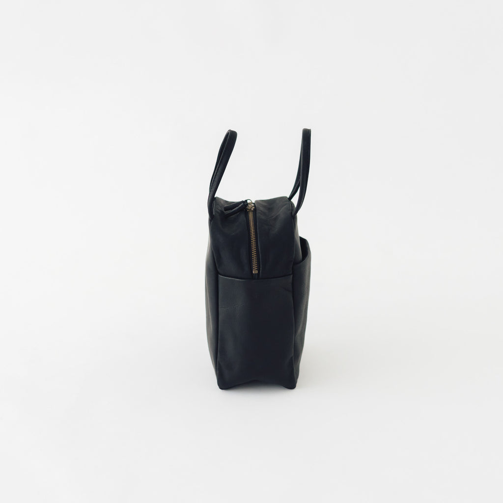 a（アー）ボストンバッグ ブラック