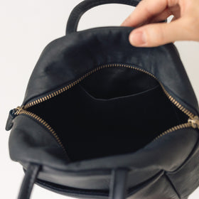 a（アー）ボストンバッグ ブラック