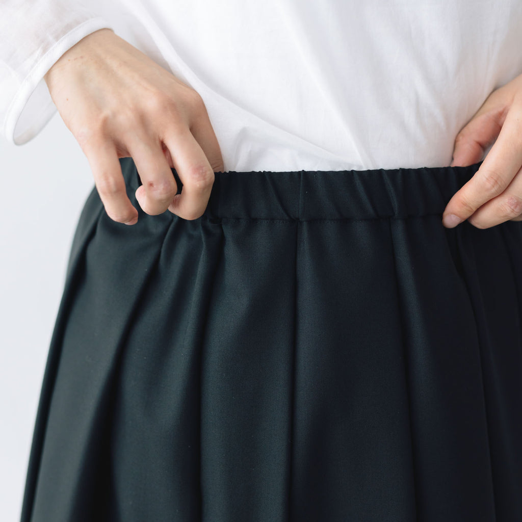 fruits of life ウールタックスカート 黒色／ブラック