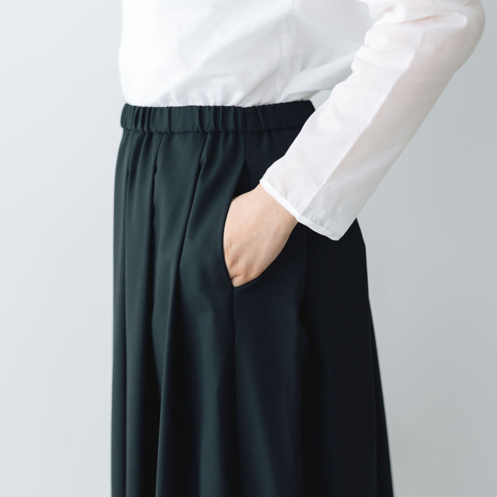 fruits of life ウールタックスカート 黒色／ブラック