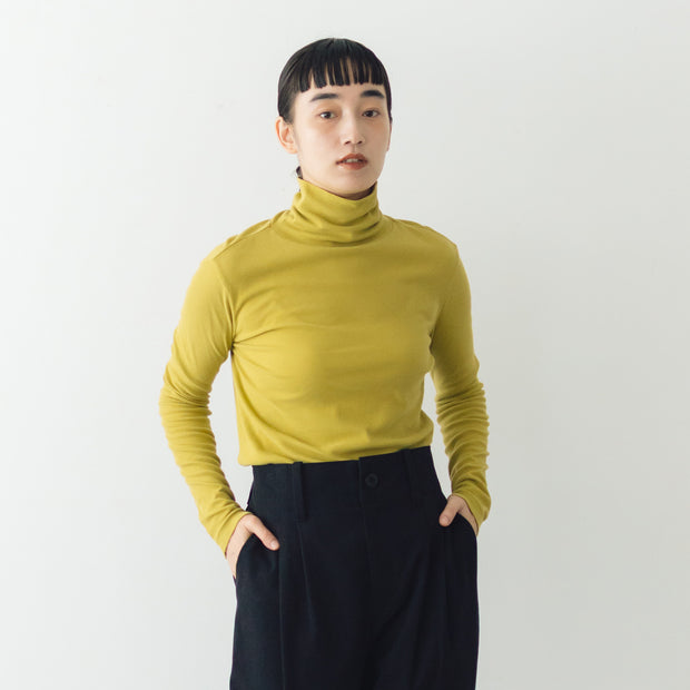 HAU タートルネック "frais"