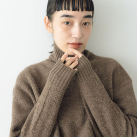 HAU ニットトップス "wool pile"