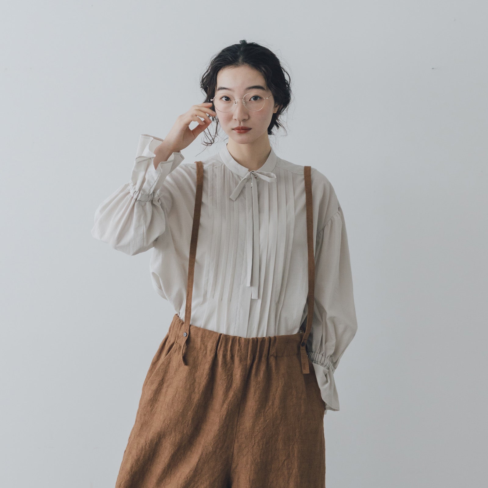 美品 MAGALI マガリ ベスト 20%OFF】MAGALI マガリ コルトレイクリネン フリル ブラウス