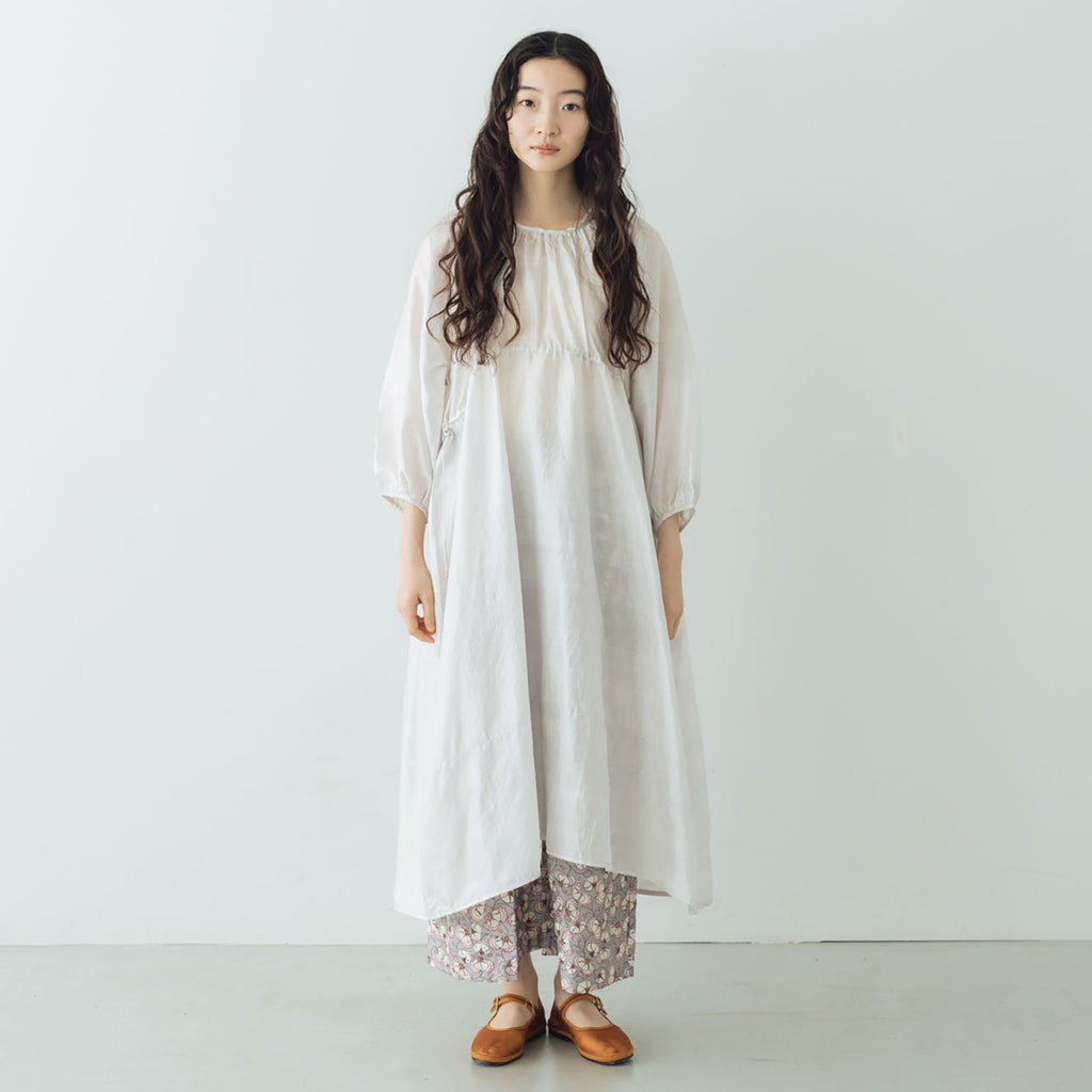 BUNON / Plenty Gather Dress | シルクの光沢がマッチした