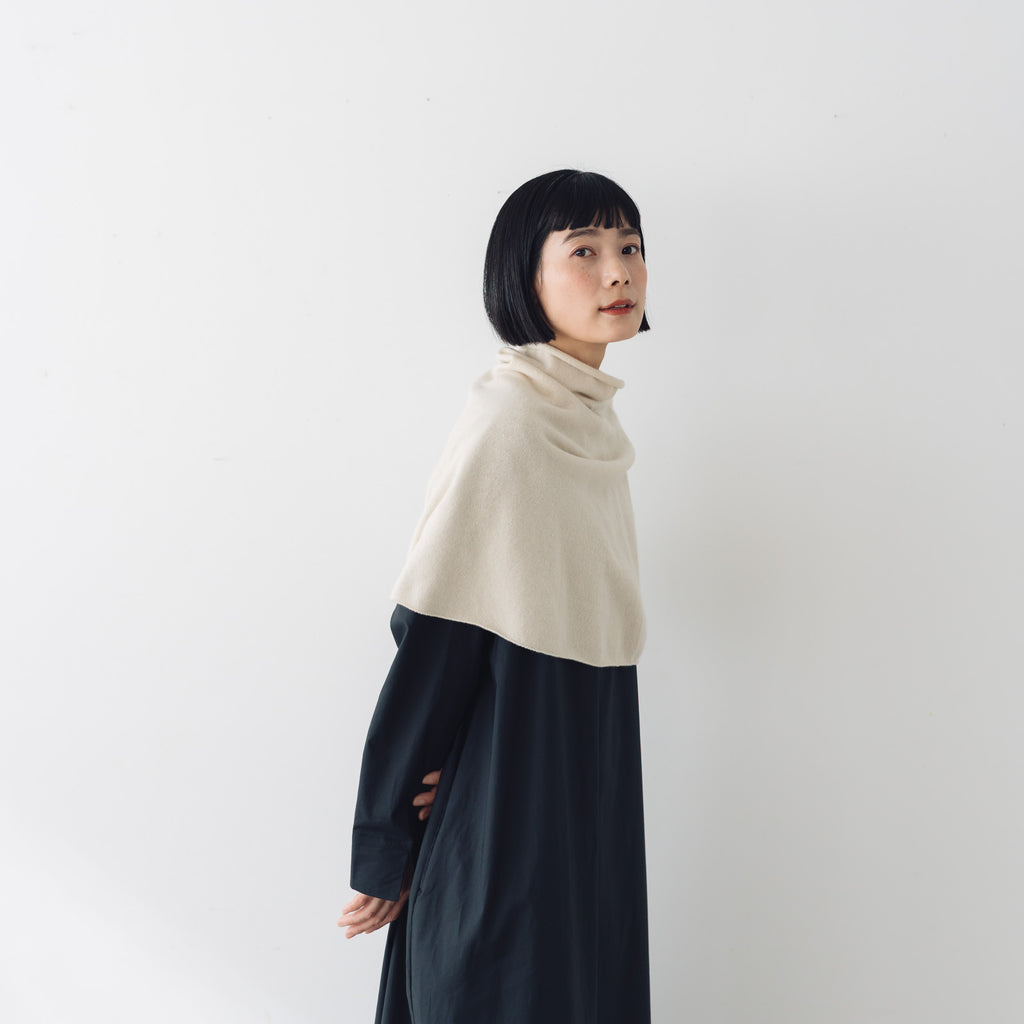 evam eva カシミアスヌード