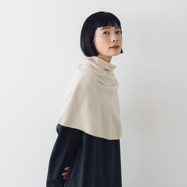 evam eva カシミアスヌード