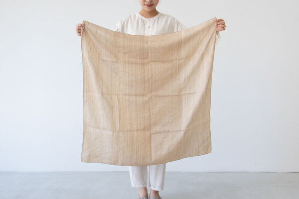 Yoli Silk scarf ベージュ［オーダー／10月中旬出荷予定］｜くらすこと