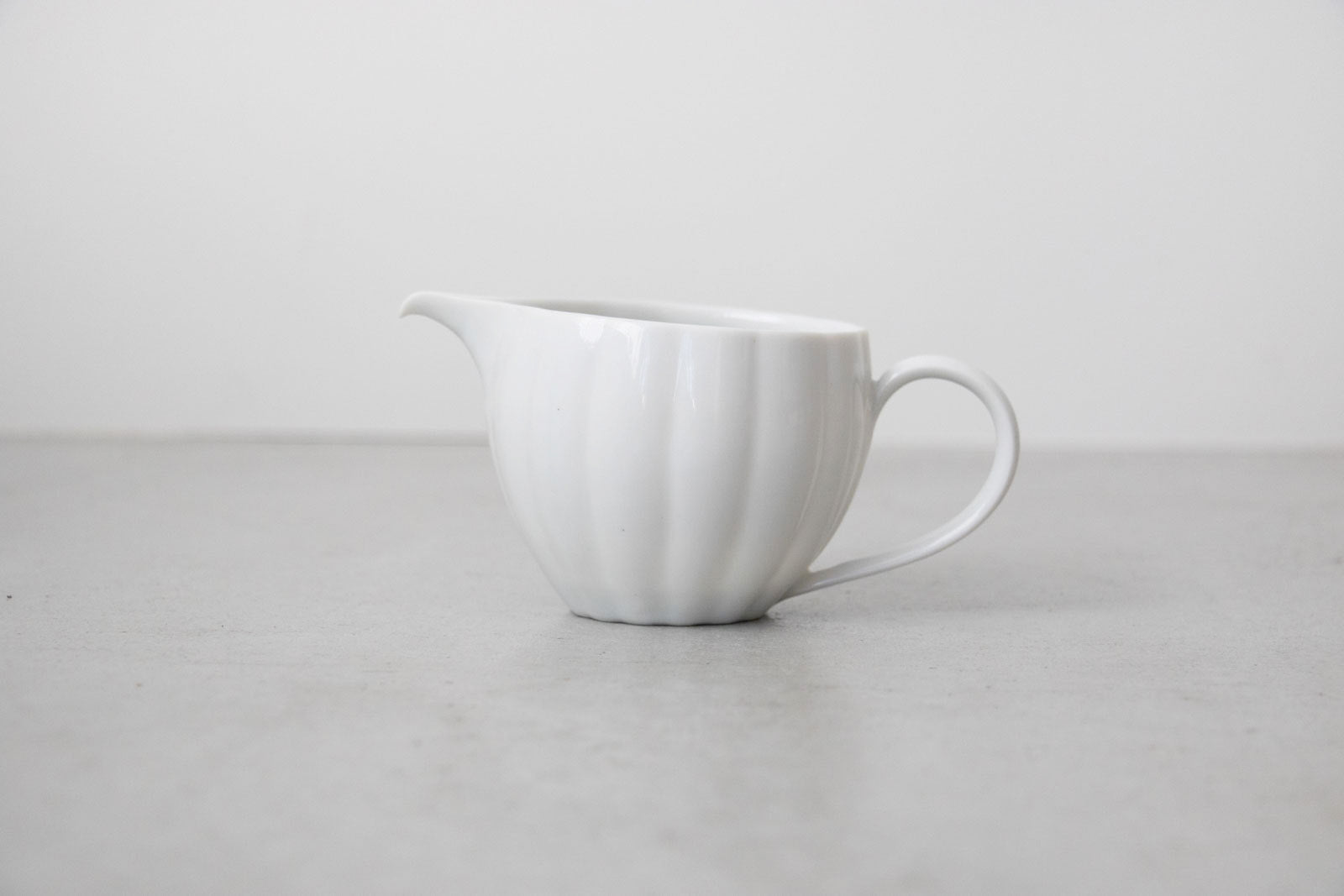 村上雄一 白磁輪花茶海バックハンドル