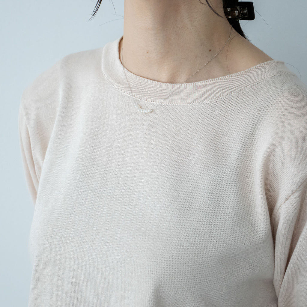 ※こちらは着用イメージとなり、今回はご紹介していないシルバーチェーン、2mmサイズの真珠のものです。