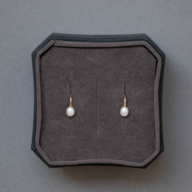 神保真珠商店 フックピアス VINTAGE 無核（K18）［期間限定販売］