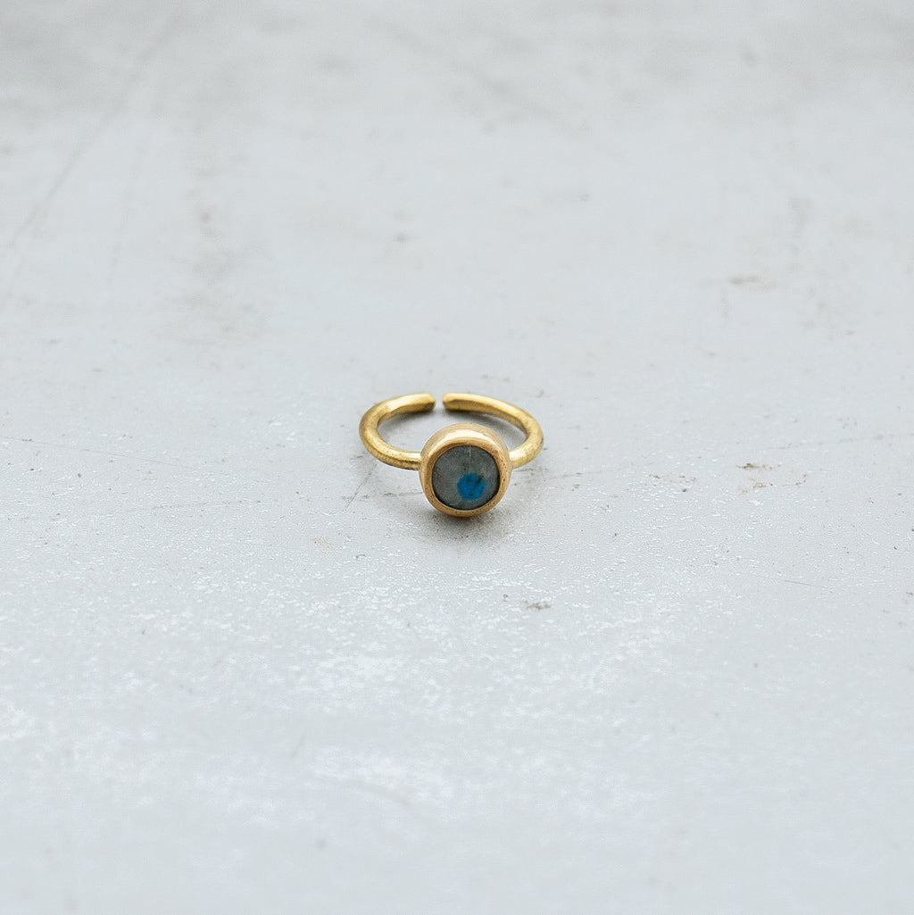 SURUME. STONE RING