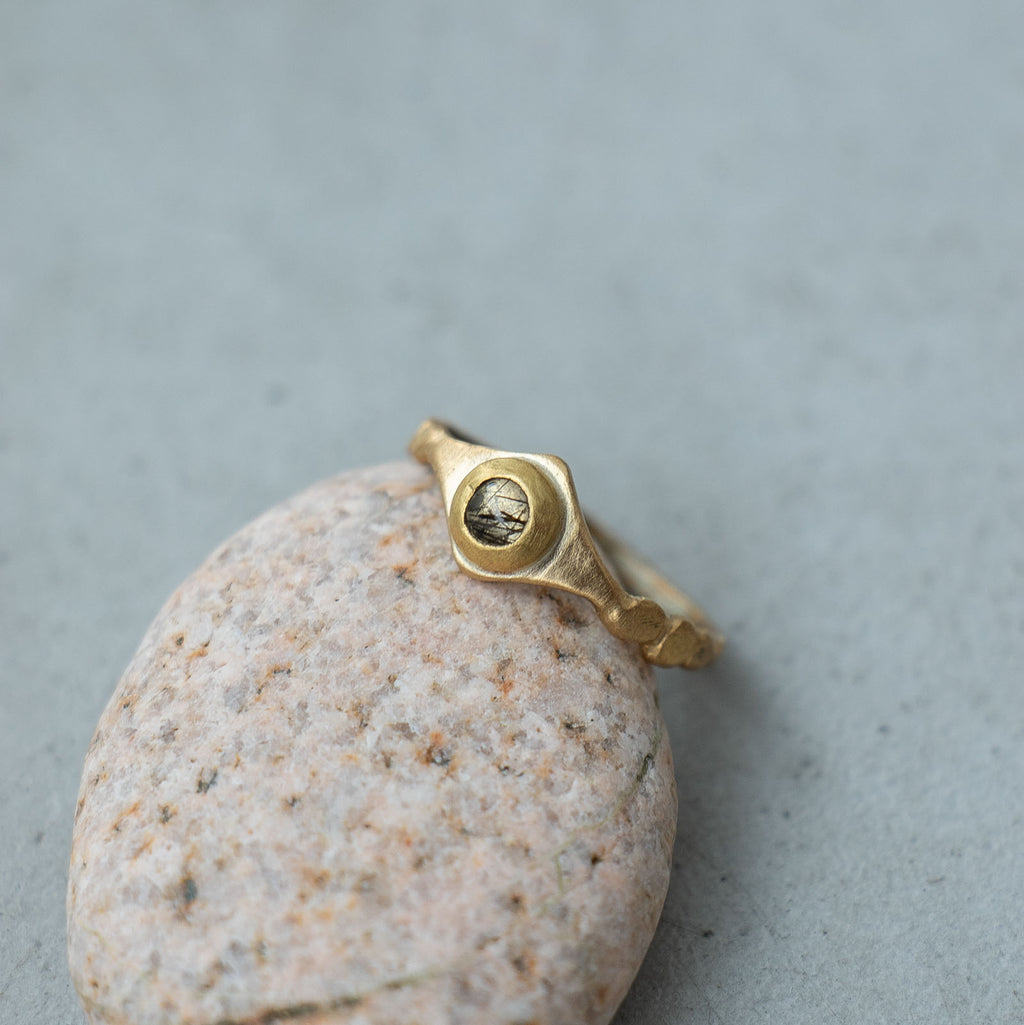 SURUME. Shave Stone Thin Ring［期間限定販売］