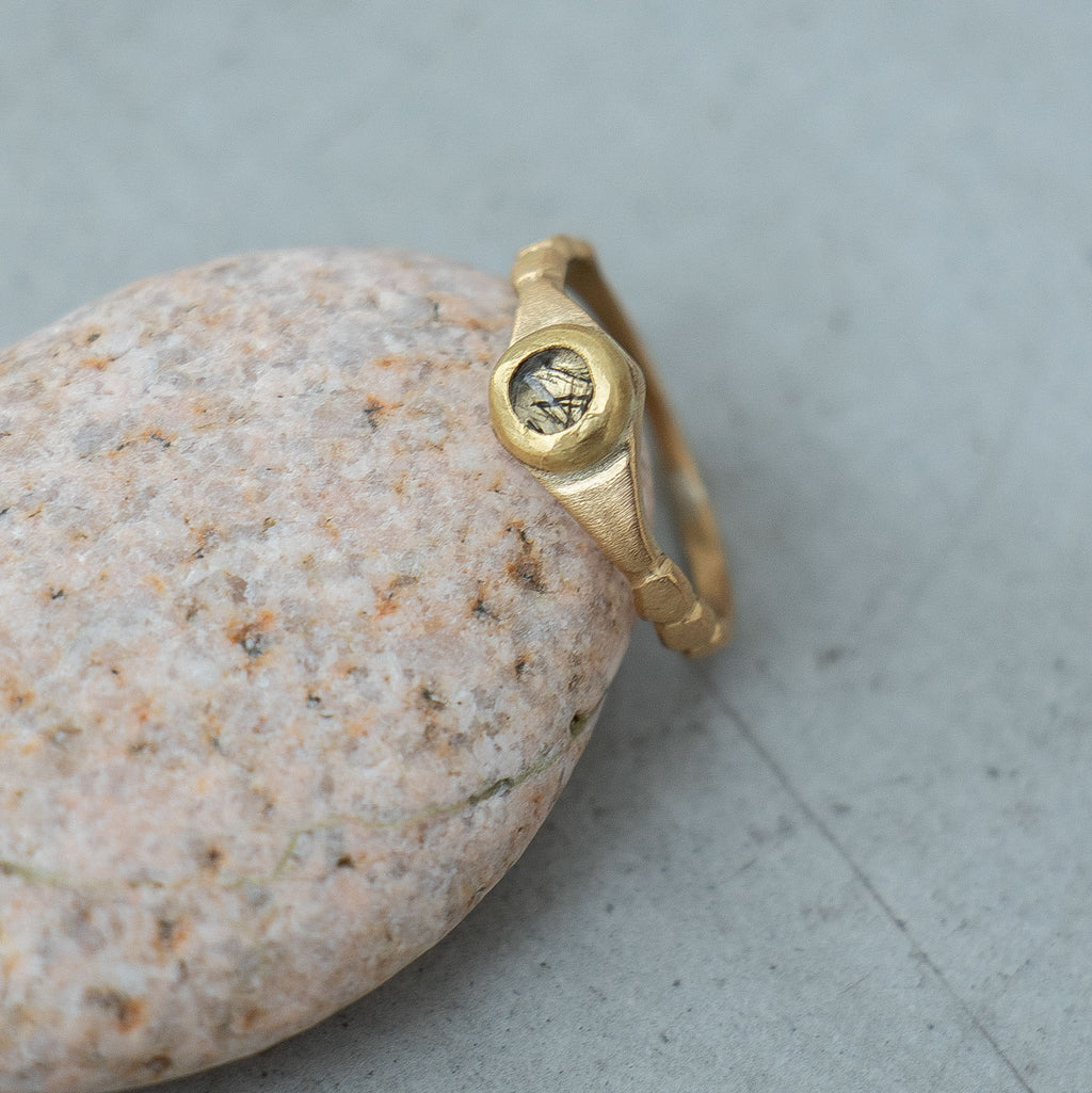SURUME. Shave Stone Thin Ring［期間限定販売］