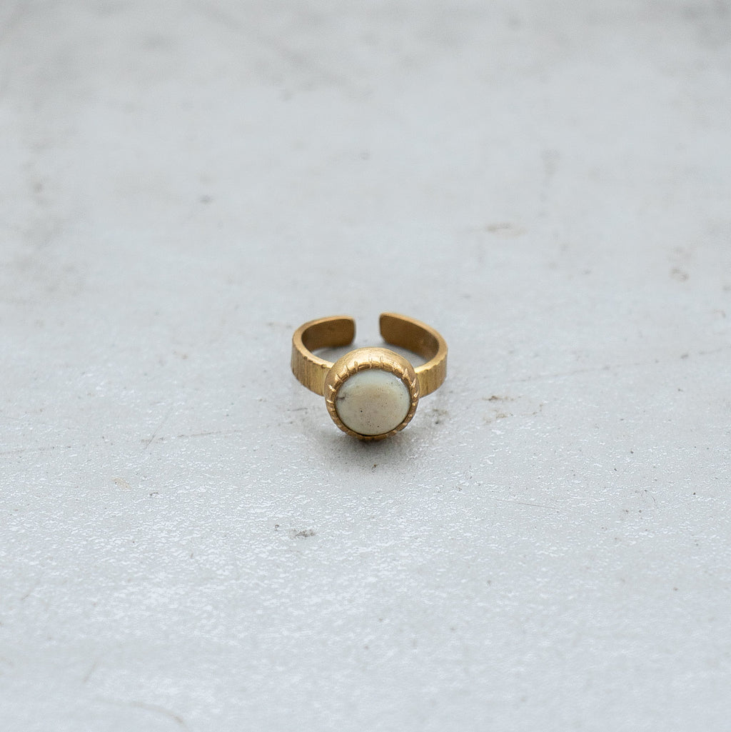 SURUME. Cutting Stone Ring