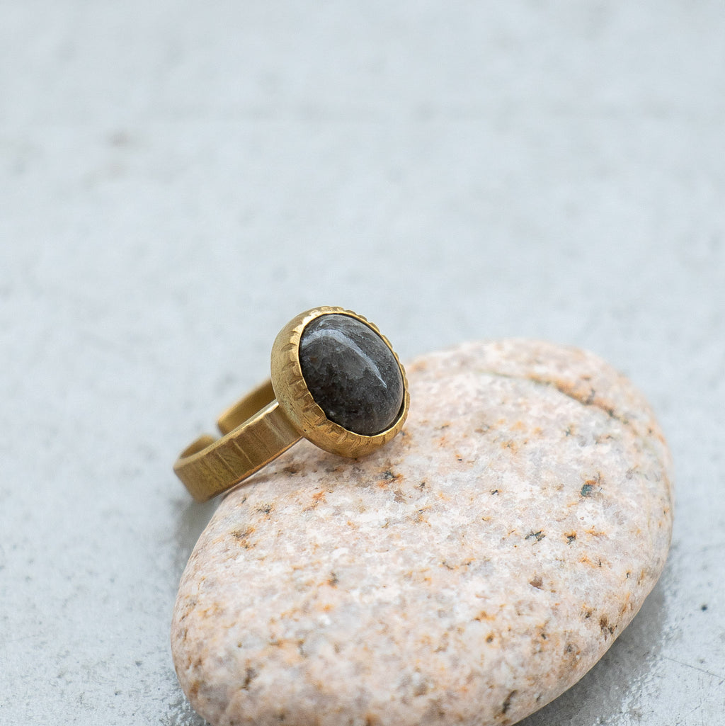 SURUME. Cutting Stone Ring