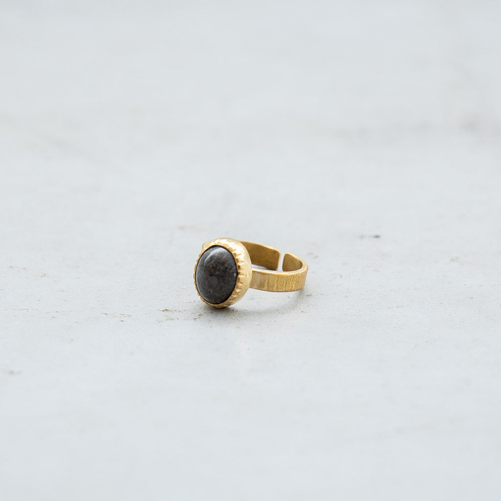 SURUME. Cutting Stone Ring