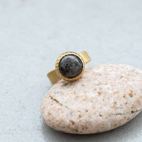 SURUME. Cutting Stone Ring