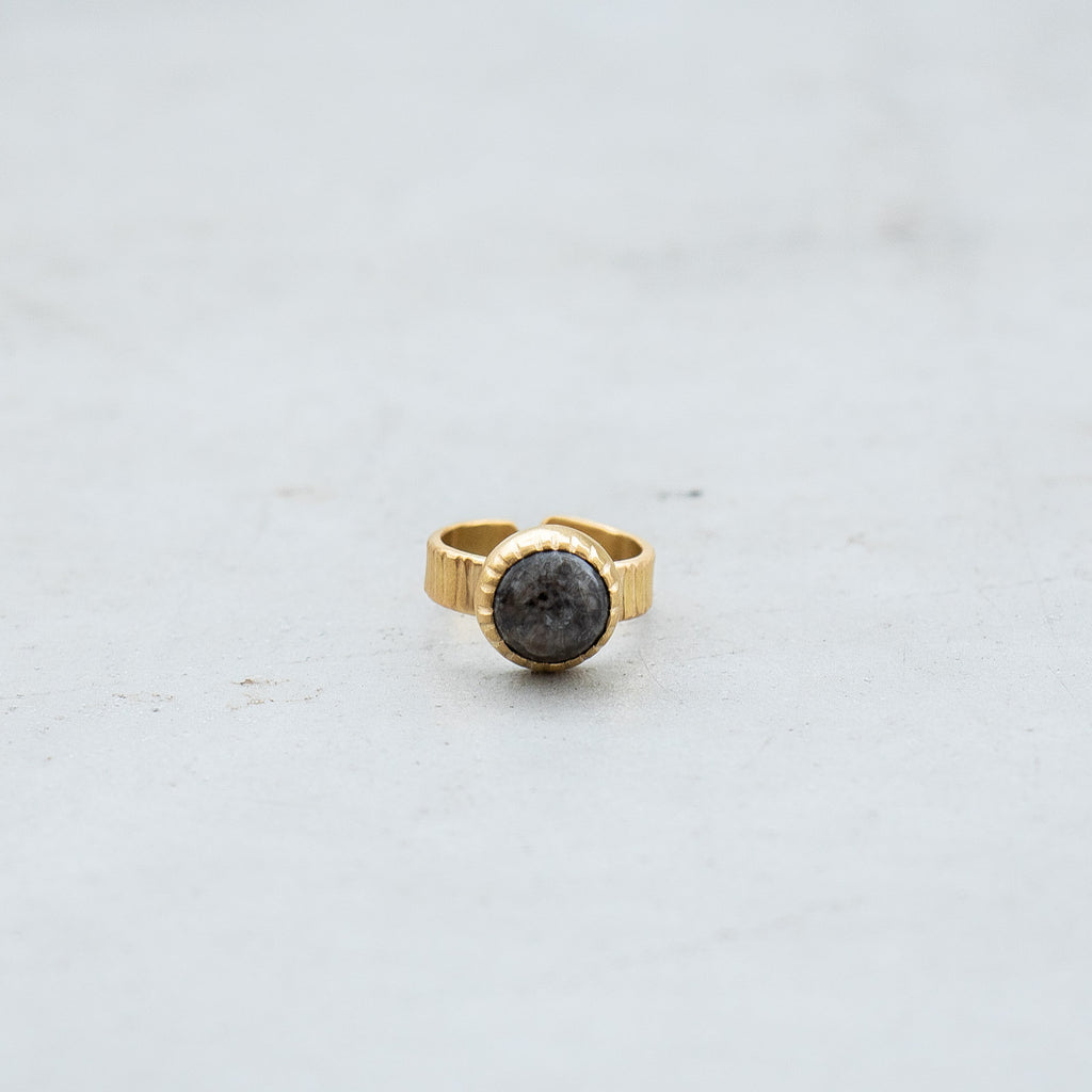 SURUME. Cutting Stone Ring