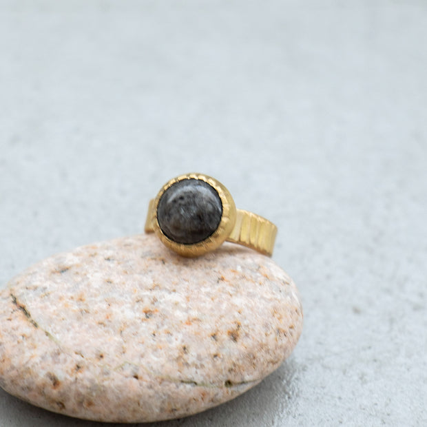 SURUME. Cutting Stone Ring