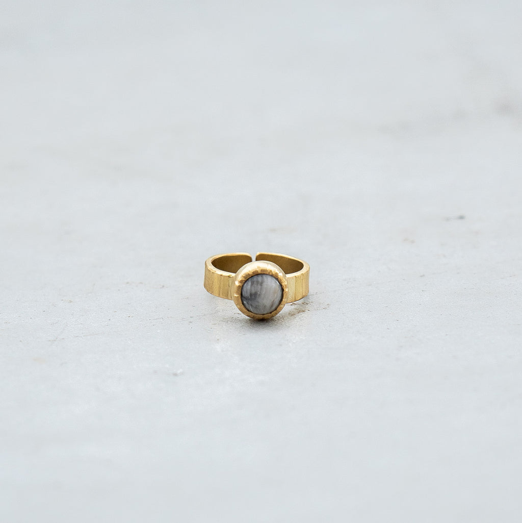 SURUME. Cutting Stone Ring