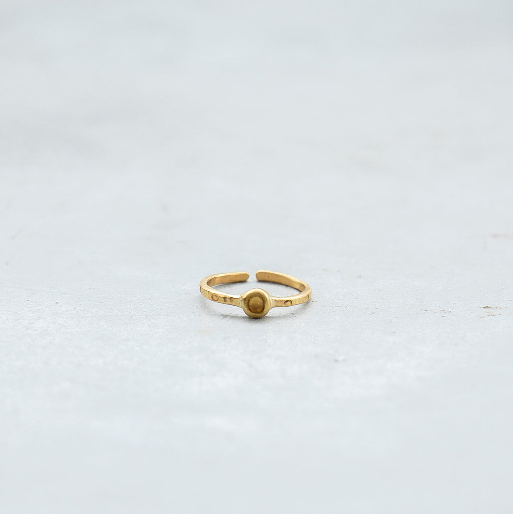 SURUME. Small Stone Ring