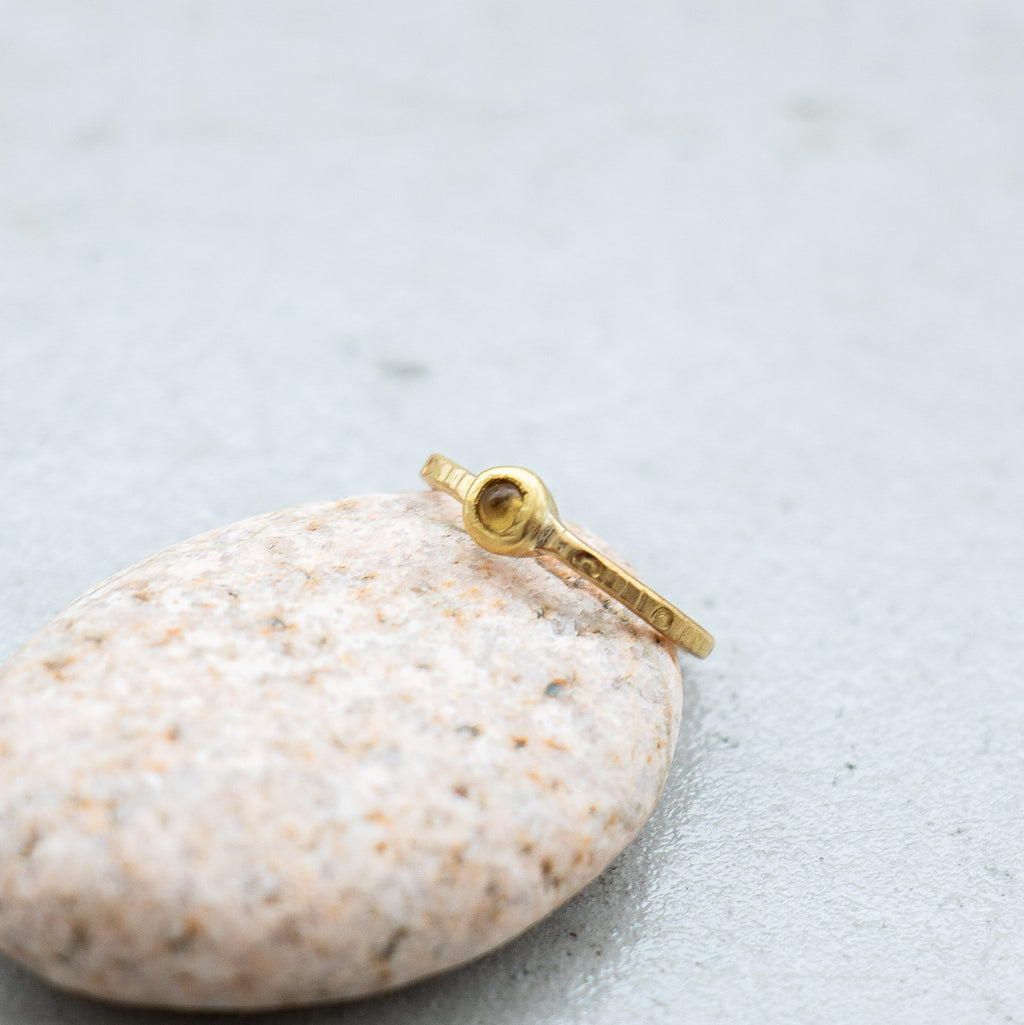 SURUME. Small Stone Ring