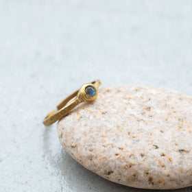 SURUME. Small Stone Ring