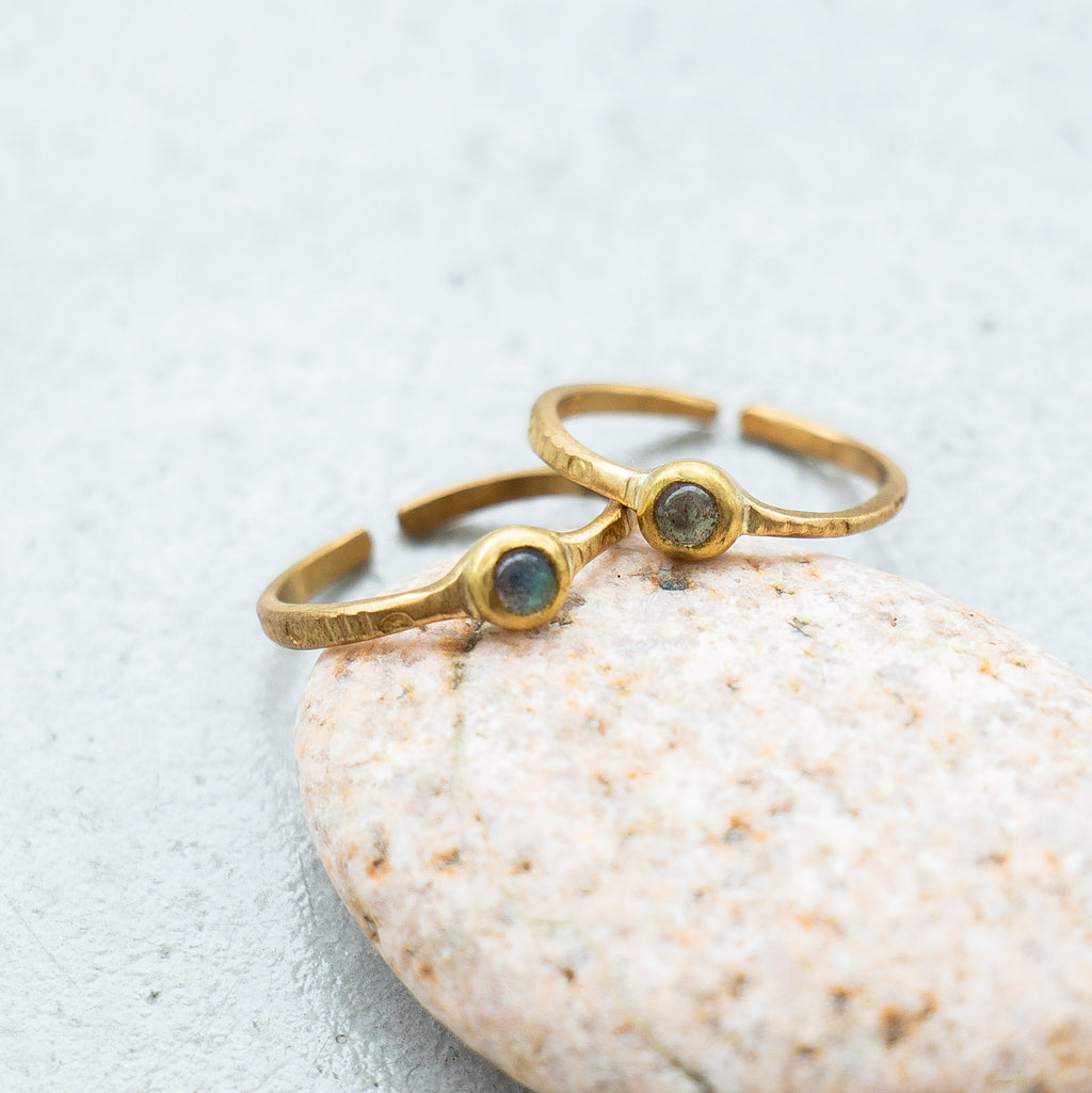 SURUME. Small Stone Ring