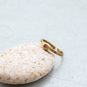 SURUME. Small Stone Ring