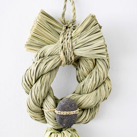 榊麻美植物研究所 石の輪飾り（太）［期間限定販売］【受注会／2025年12月中旬ごろ発送予定】