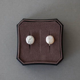 神保真珠商店 ボタン珠イヤリング 近江八幡 有核 (SILVER)［期間限定販売］