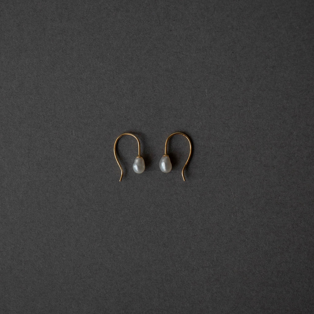 神保真珠商店 フックピアス VINTAGE 無核（K18）［期間限定販売］