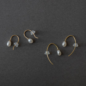 神保真珠商店 フックピアス VINTAGE 無核（K18）［期間限定販売］