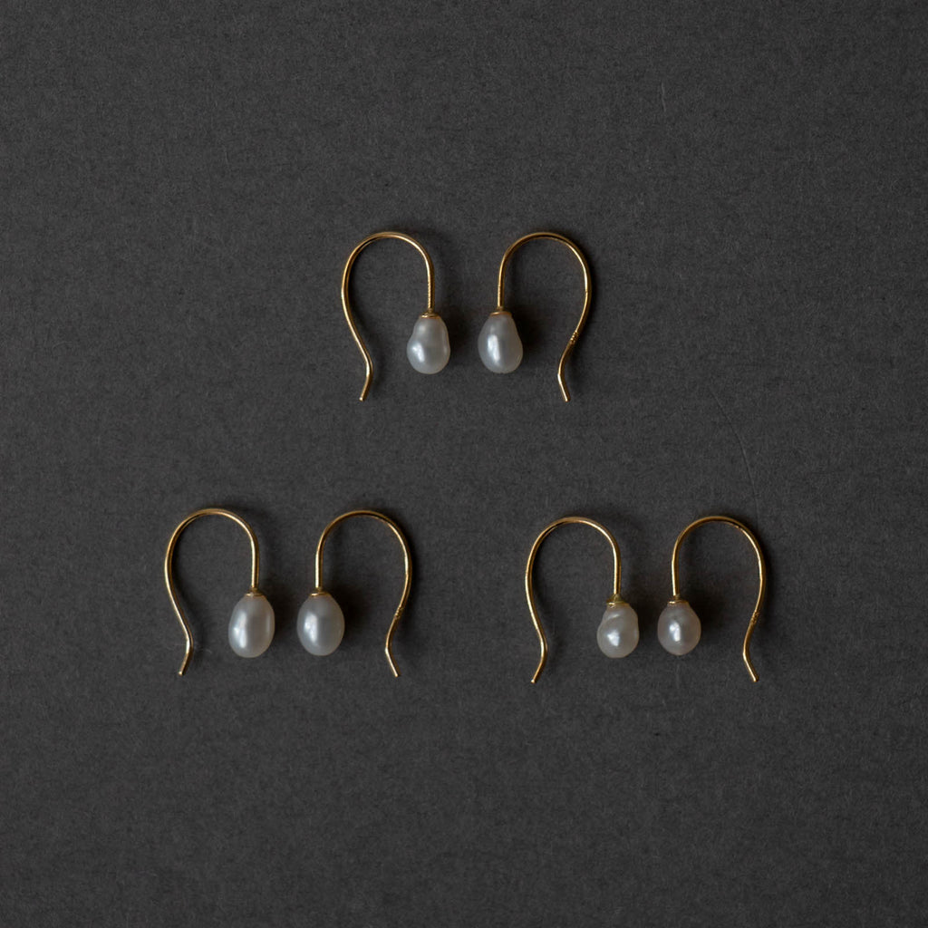 神保真珠商店 フックピアス VINTAGE 無核（K18）［期間限定販売］