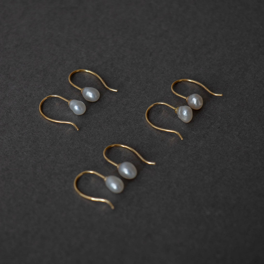 神保真珠商店 フックピアス VINTAGE 無核（K18）［期間限定販売］