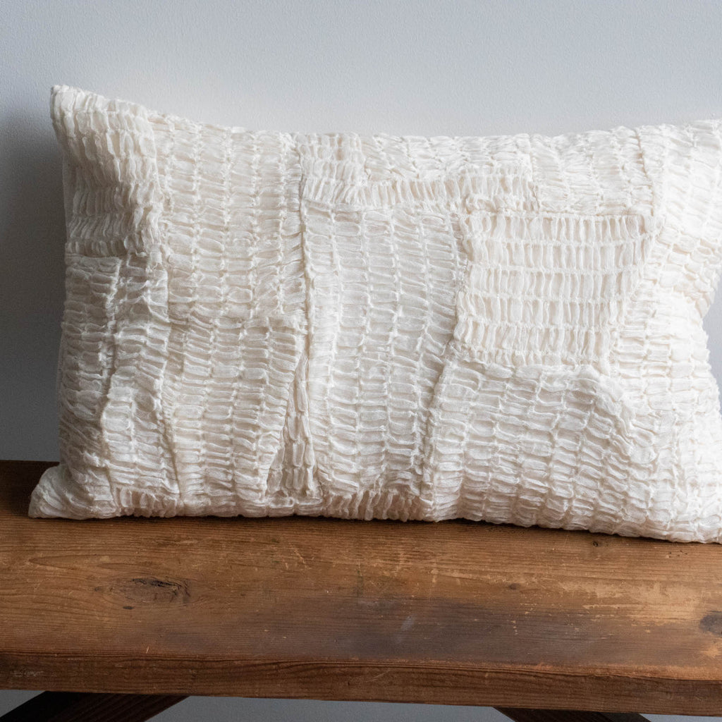 絲室 クッション 30×45角［期間限定販売］