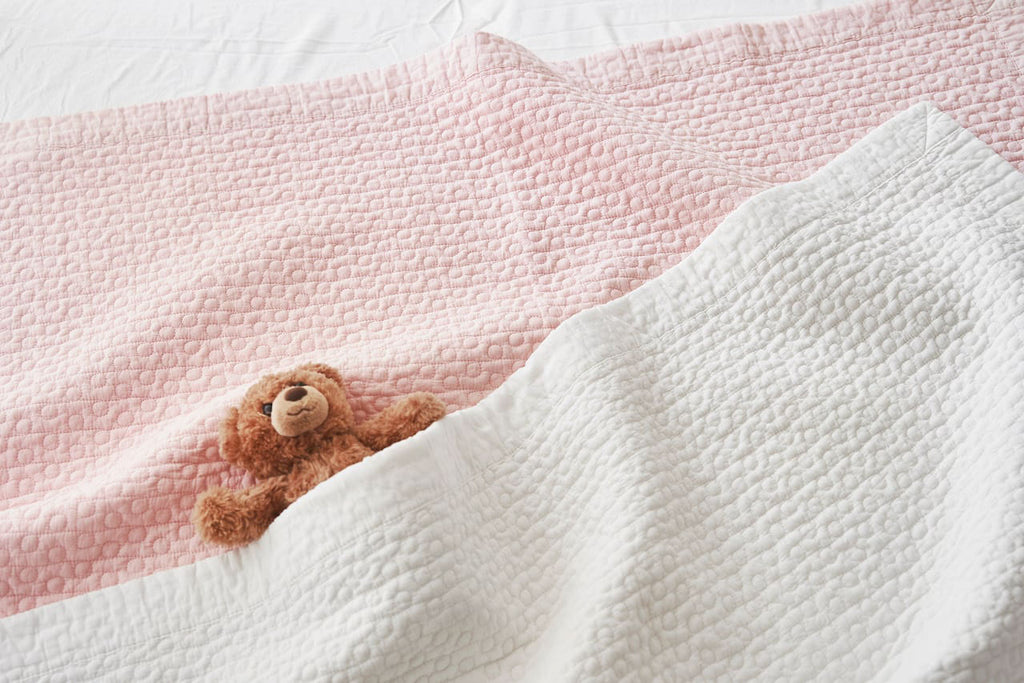 8182 ドットスモールイブル（80×110cm）［期間限定販売］